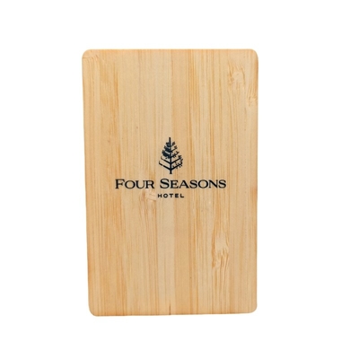 NTAG215 Carte d'hôtel RFID en bois Carte d'accès à la chambre d'hôtel 85,5 mm x 54 mm